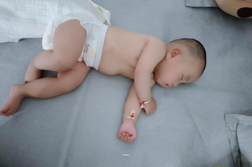 鸡西1岁宝宝可以吃盐吗